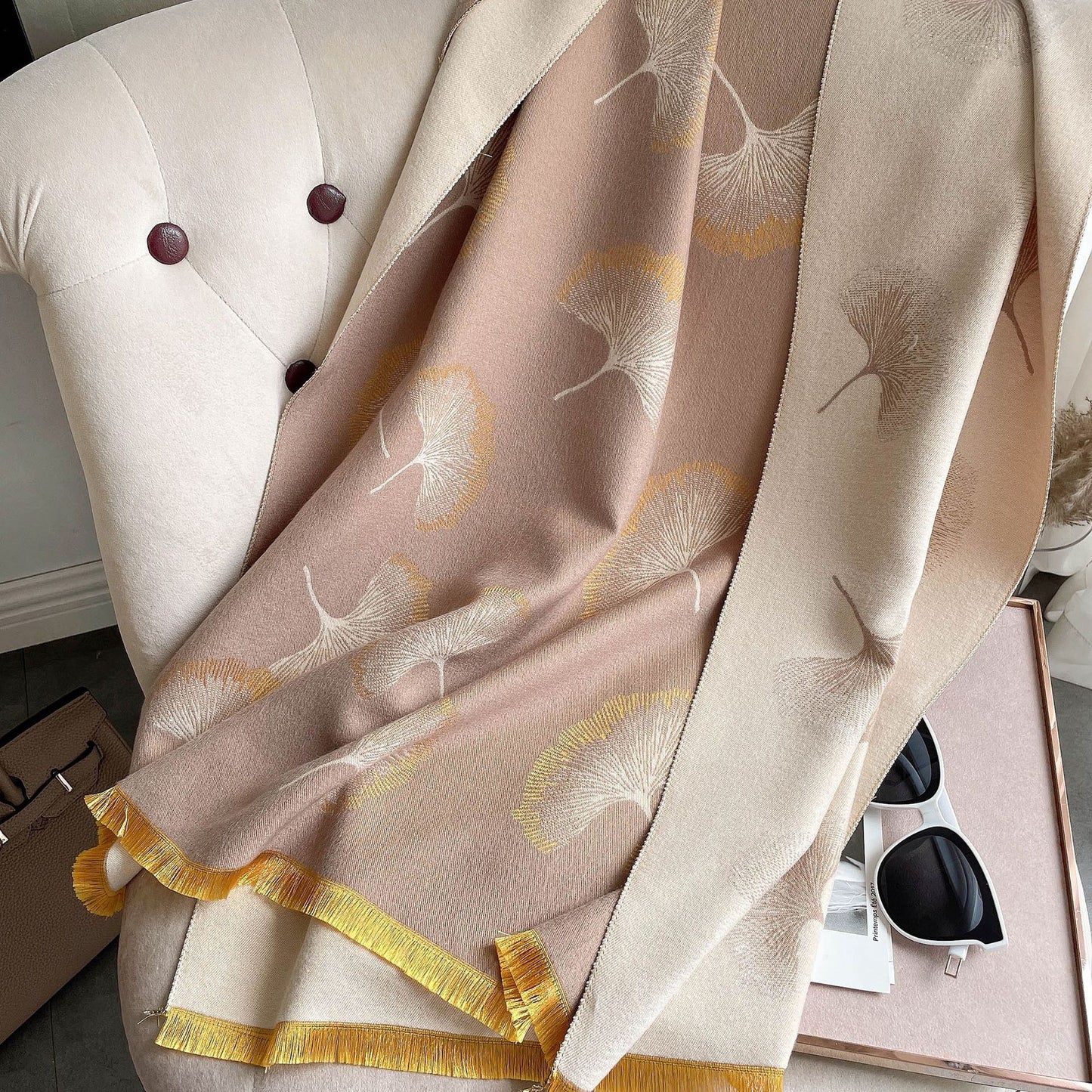 Thickened And Lengthened Scarf Lady
