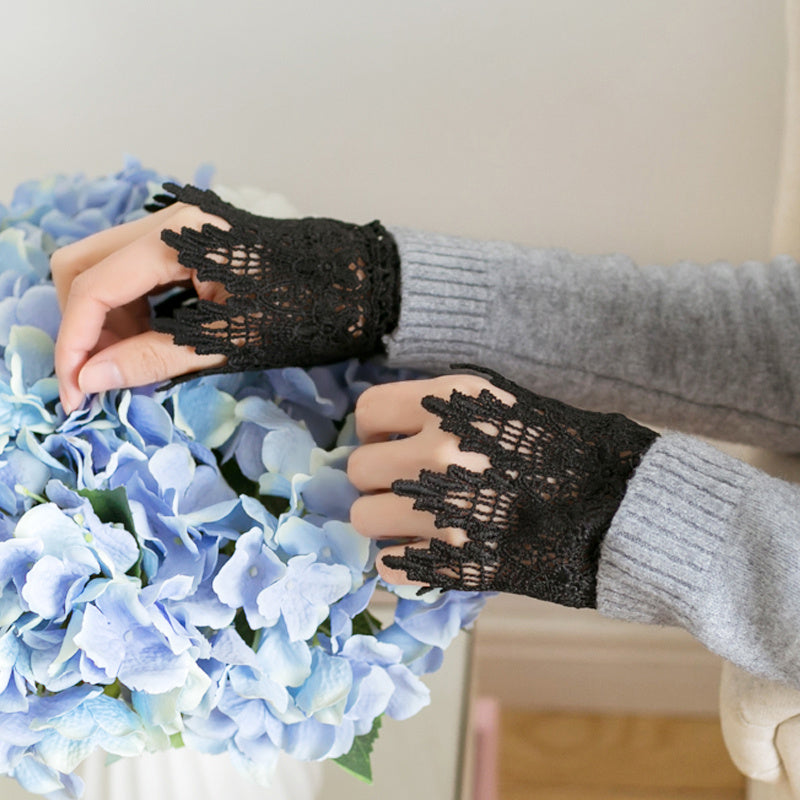 Lace hollow sleeves