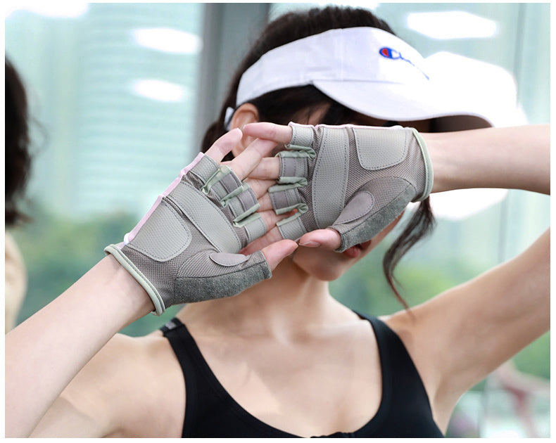 Sports Fitness Non-Slip Half Finger Wrist Guard Male Equipment Training Yoga