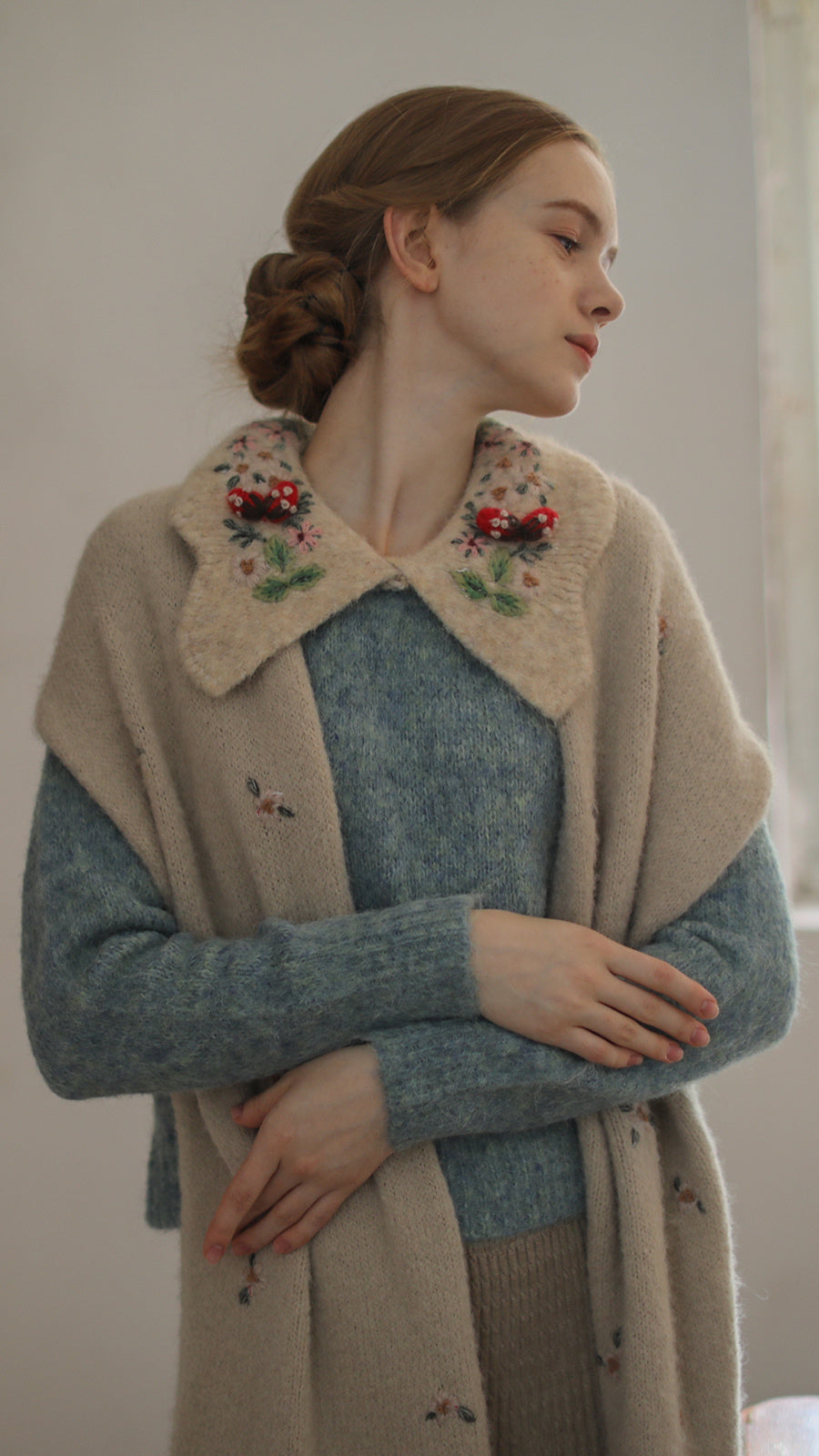 Face Art Handmade Embroidered 3D Hooked Lamb Hair Soft And Versatile French Scarf
