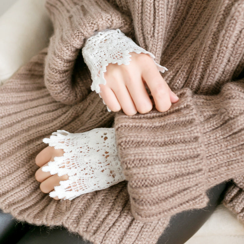 Lace hollow sleeves