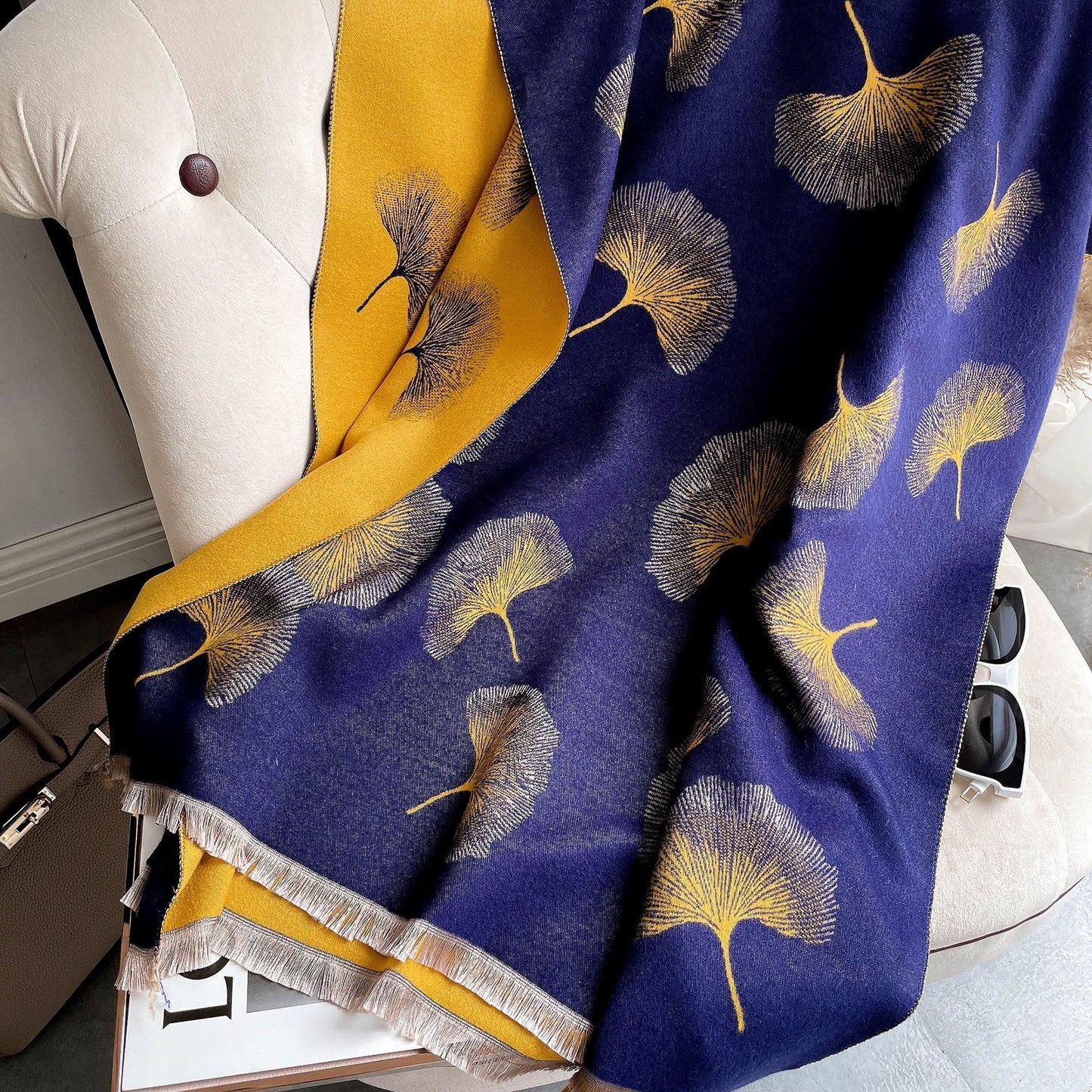 Thickened And Lengthened Scarf Lady