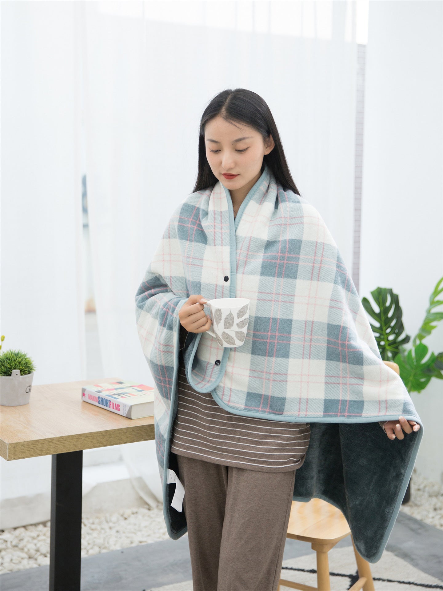 Fashionable And Personalized Non Printing Multi-functional Blanket