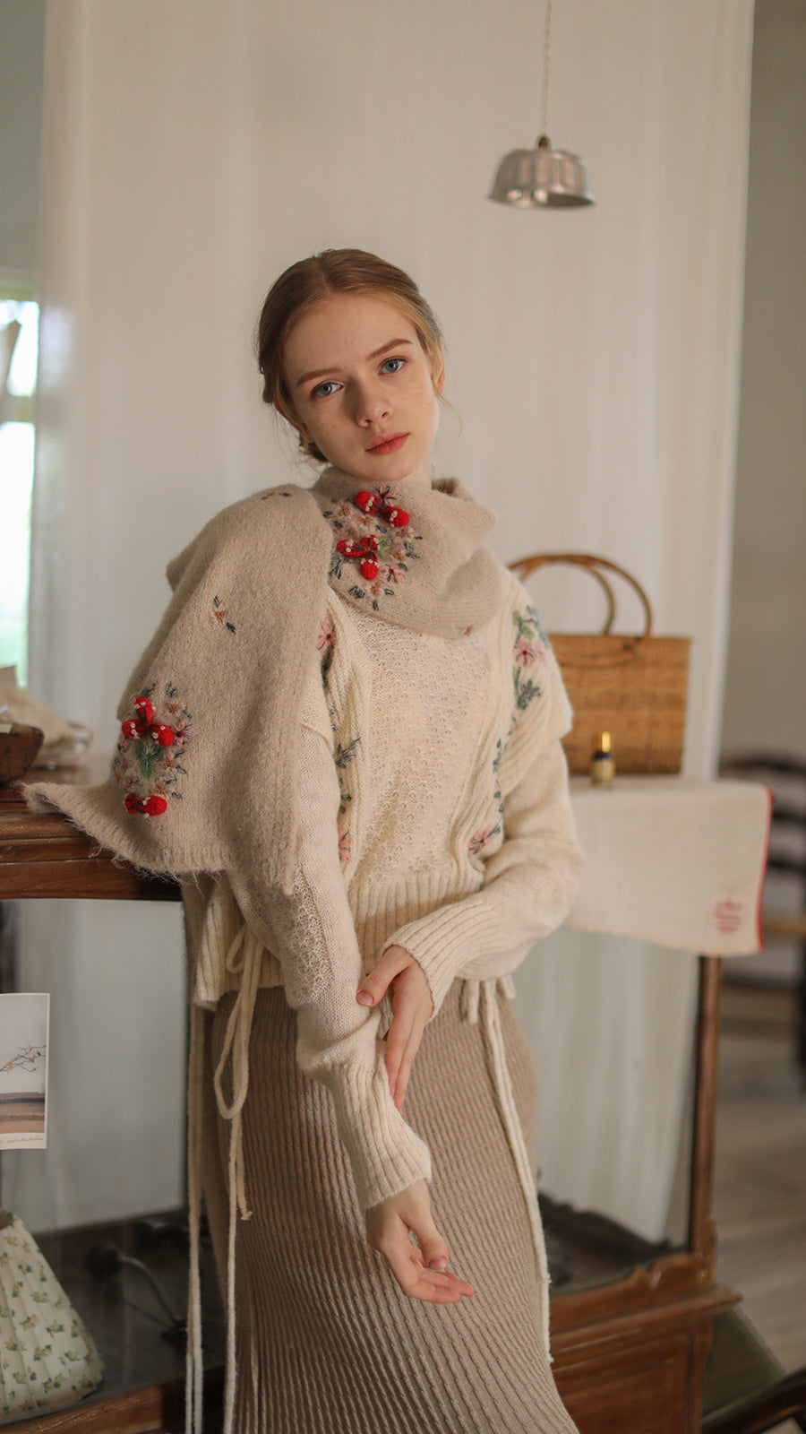Face Art Handmade Embroidered 3D Hooked Lamb Hair Soft And Versatile French Scarf