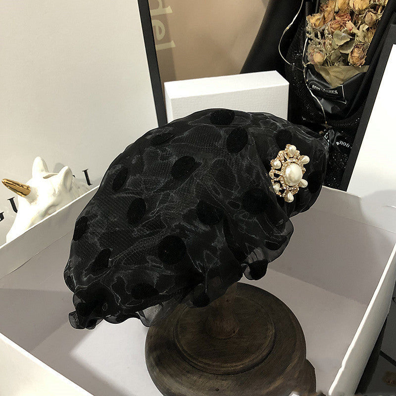 Hepburn Storm White Retro Brooch Versatile Beret