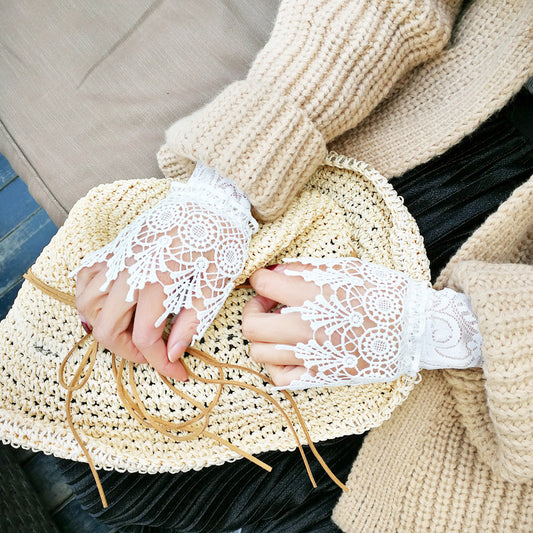 Lace hollow sleeves