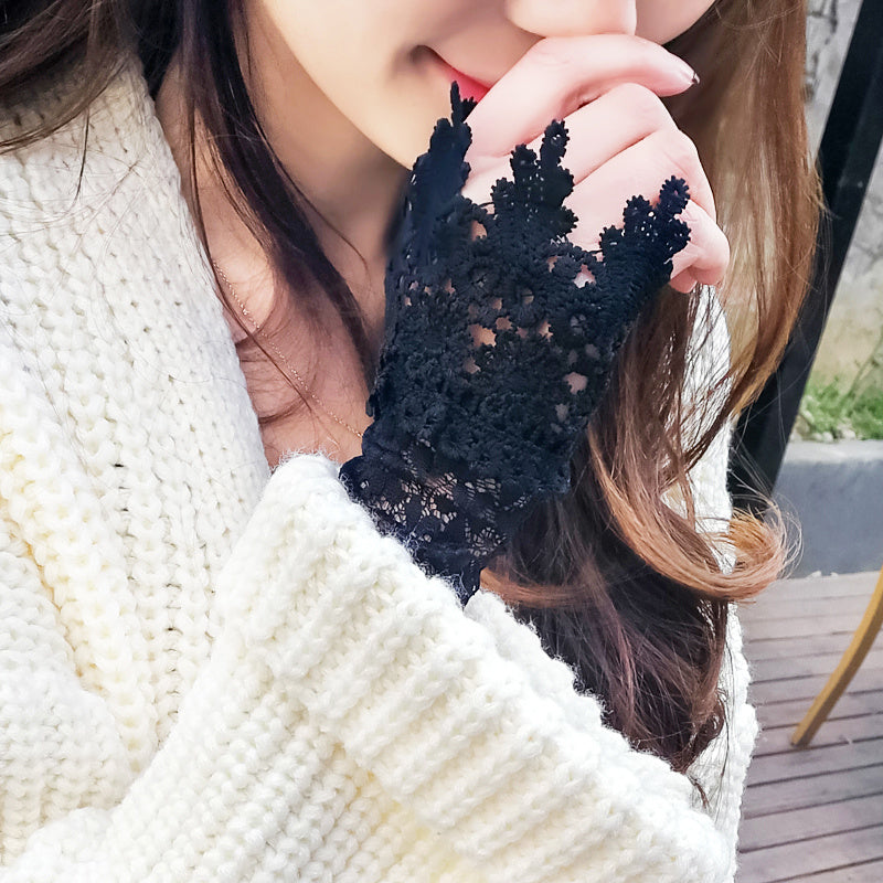 Lace hollow sleeves