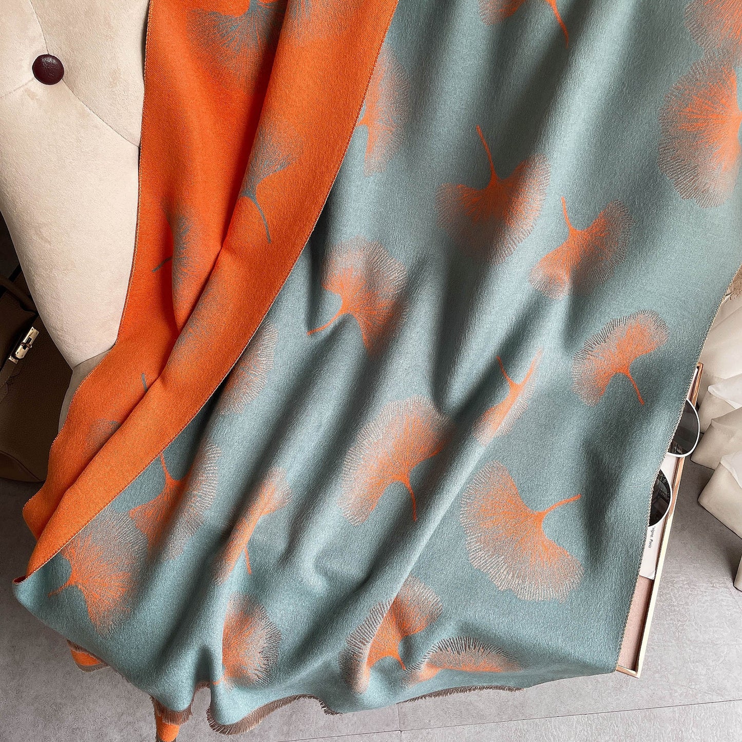 Thickened And Lengthened Scarf Lady