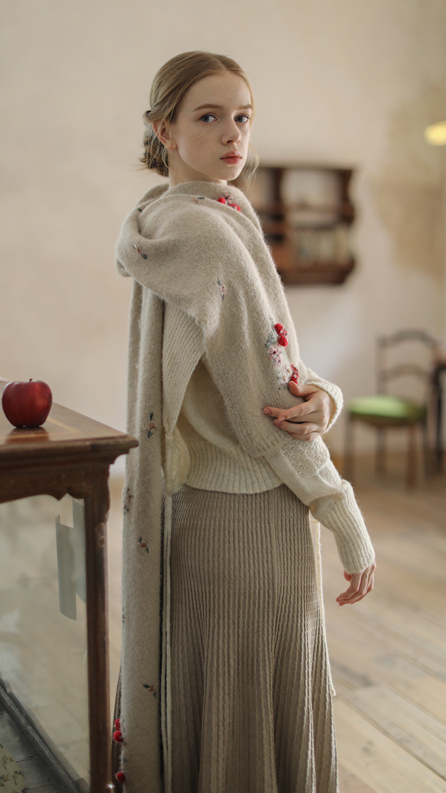 Face Art Handmade Embroidered 3D Hooked Lamb Hair Soft And Versatile French Scarf