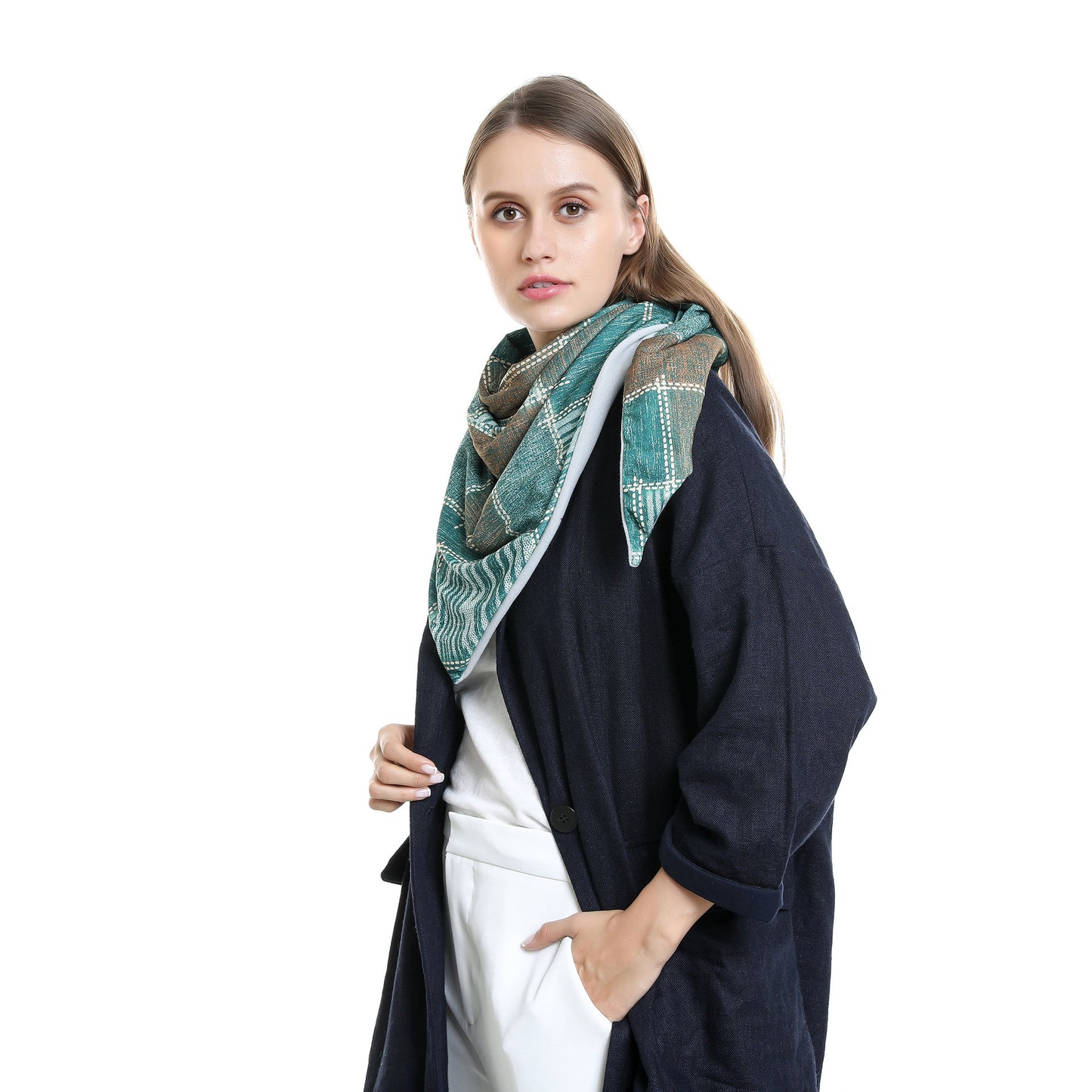 Warm Scarf And Are Fashionable And Versatile
