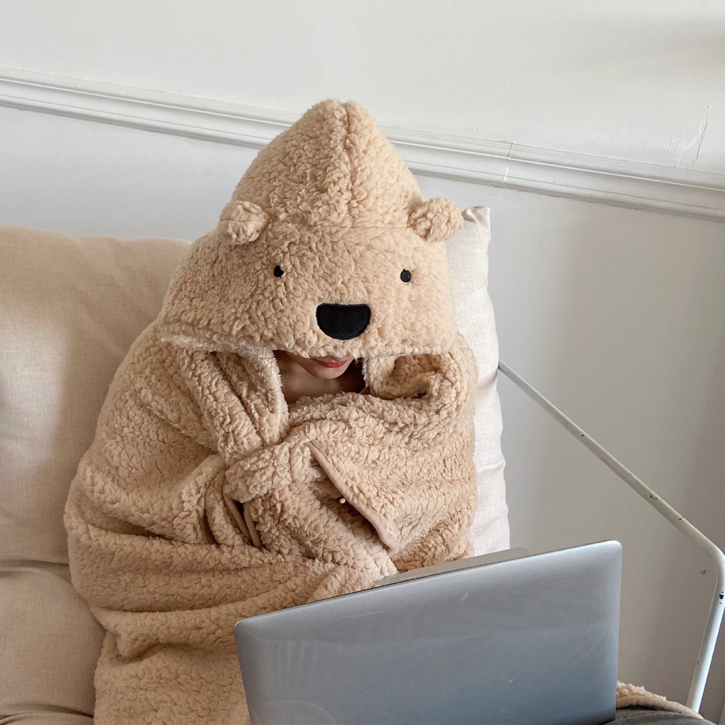 Ins Cartoon Bear Student Shawl Cape