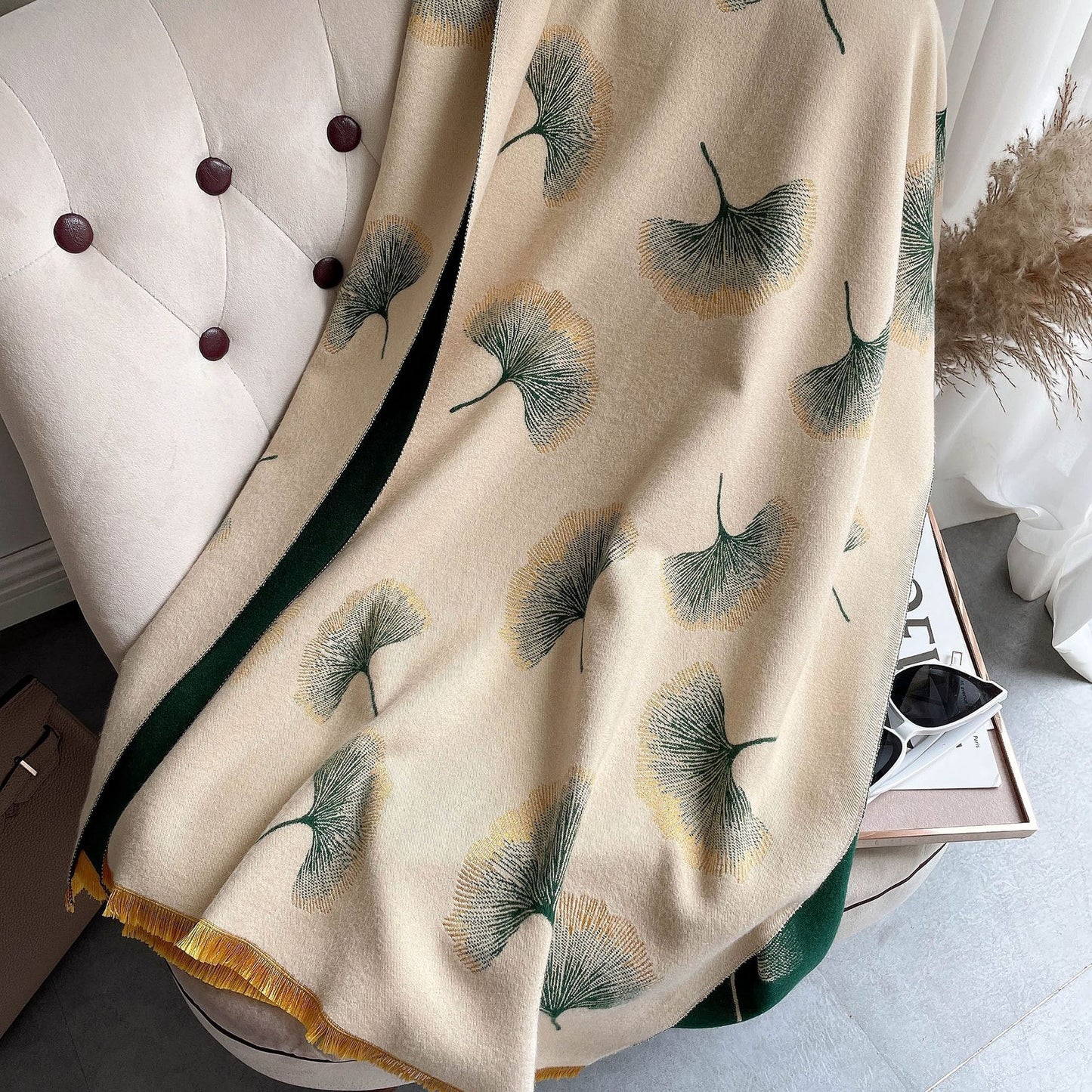 Thickened And Lengthened Scarf Lady